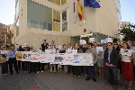 <strong>Protest outside Court of First Instance in Hellín - Photo courtesy of La Verdad</strong> <br /><em> Finca Parcs community, taken on 21 May 20 by Keith110</em>